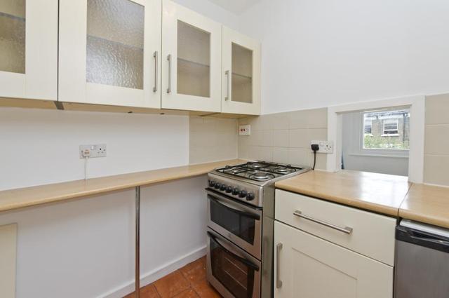  Image of 1 bedroom Flat to rent in Minford Gardens London W14 at Minford Gardens  London, W14 0AN