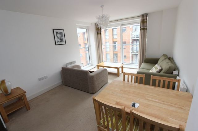  Image of 2 bedroom Flat to rent in High Street Southampton SO14 at High Street City Centre Southampton, SO14 2EA