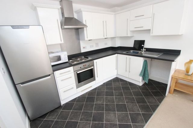  Image of 2 bedroom Flat to rent in High Street Southampton SO14 at High Street City Centre Southampton, SO14 2EA