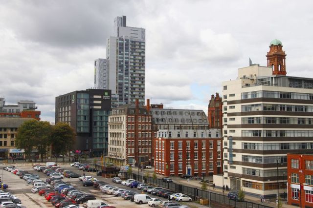  Image of 1 bedroom Apartment to rent in Princess Street Manchester M1 at 136 Princess Street  Manchester City, M1 7AF