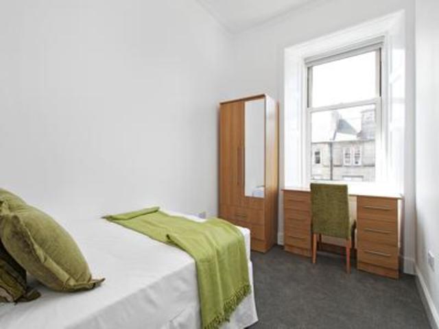  Image of 2 bedroom Flat to rent in Montgomery Street Hillside Edinburgh EH7 at Montgomery Street  Edinburgh, EH7 5EP