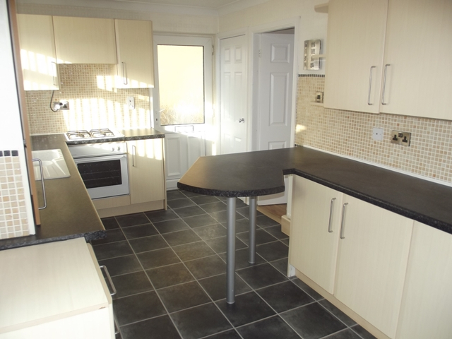  Image of 3 bedroom Semi-Detached house to rent in Mount Vernon Bilton Hull HU11 at Bilton, HU11 4ET