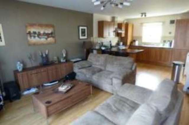  Image of 2 bedroom Flat for sale in Netherton Gardens Anniesland Glasgow G13 at Anniesland Glasgow Bearsden, G13 1EE