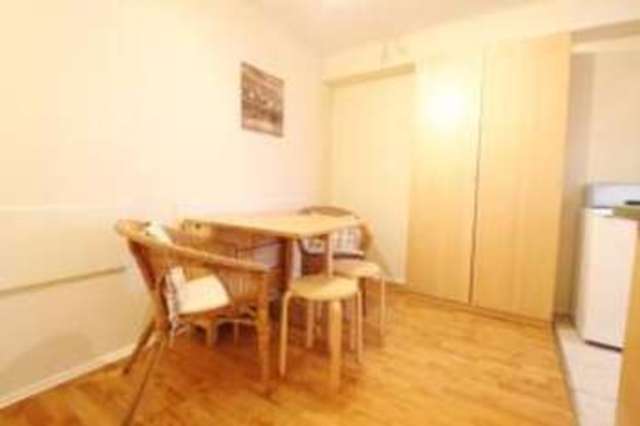  Image of 2 bedroom Flat for sale in New City Road Glasgow G4 at Glasgow  Glasgow, G4 9DE