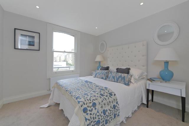  Image of 1 bedroom Flat for sale in New Kings Road London SW6 at New Kings Road  London, SW6 4LU