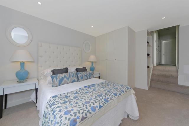 Image of 1 bedroom Flat for sale in New Kings Road London SW6 at New Kings Road  London, SW6 4LU