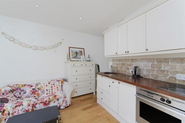  Image of 2 bedroom Ground Flat for sale in New Kings Road London SW6 at New Kings Road  London, SW6 4RJ
