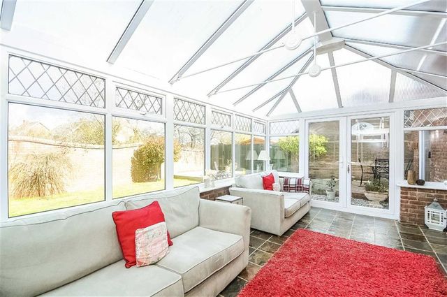  Image of 5 bedroom Property for sale in Newmeadow Copse Peatmoor Swindon SN5 at New Meadow Copse Peatmoor Peatmoor, SN5 5AQ
