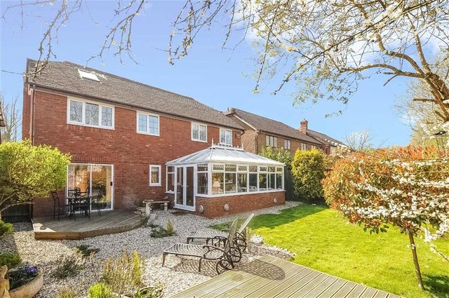  Image of 5 bedroom Property for sale in Newmeadow Copse Peatmoor Swindon SN5 at New Meadow Copse Peatmoor Peatmoor, SN5 5AQ