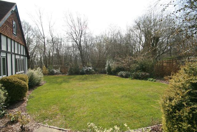  Image of 4 bedroom Detached house to rent in New Pond Road Benenden Cranbrook TN17 at Benenden  Cranbrook, TN17 4EN
