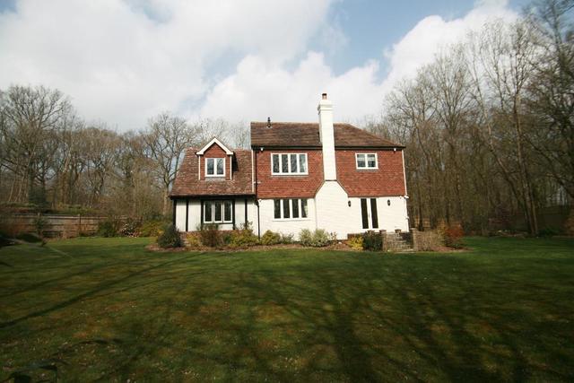  Image of 4 bedroom Detached house to rent in New Pond Road Benenden Cranbrook TN17 at Benenden  Cranbrook, TN17 4EN