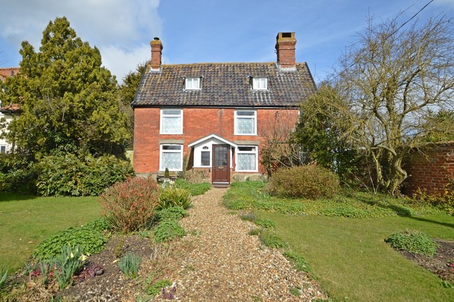  Image of 4 bedroom Cottage for sale in New Street Stradbroke Eye IP21 at New Street Stradbroke Eye, IP21 5JJ