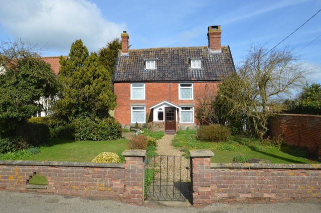  Image of 4 bedroom Cottage for sale in New Street Stradbroke Eye IP21 at New Street Stradbroke Eye, IP21 5JJ