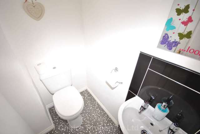  Image of 4 bedroom Terraced house for sale in Newark Kilwinning KA13 at Newark  Kilwinning, KA13 6NA