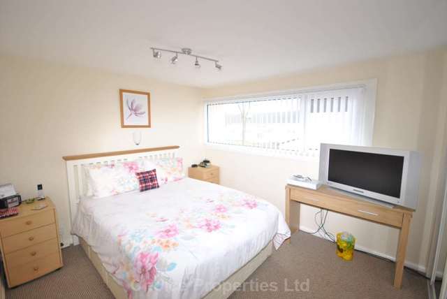  Image of 4 bedroom Terraced house for sale in Newark Kilwinning KA13 at Newark  Kilwinning, KA13 6NA