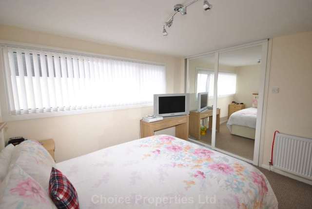  Image of 4 bedroom Terraced house for sale in Newark Kilwinning KA13 at Newark  Kilwinning, KA13 6NA