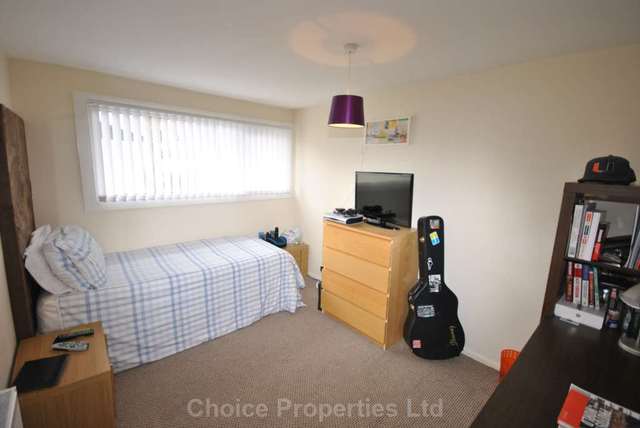 Image of 4 bedroom Terraced house for sale in Newark Kilwinning KA13 at Newark  Kilwinning, KA13 6NA
