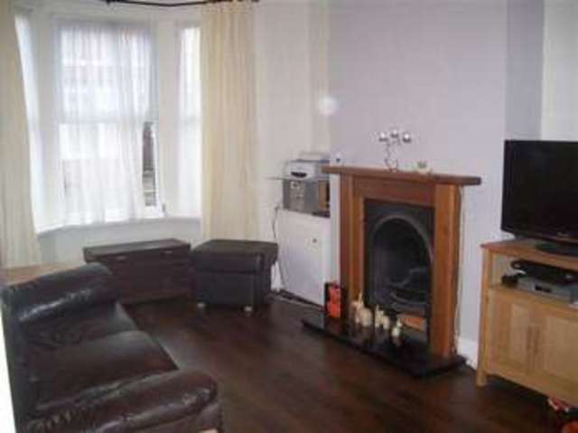  Image of 2 bedroom Terraced house to rent in Newcombe Road Northampton NN5 at St James Northampton Northamptonshire, NN5 7AZ