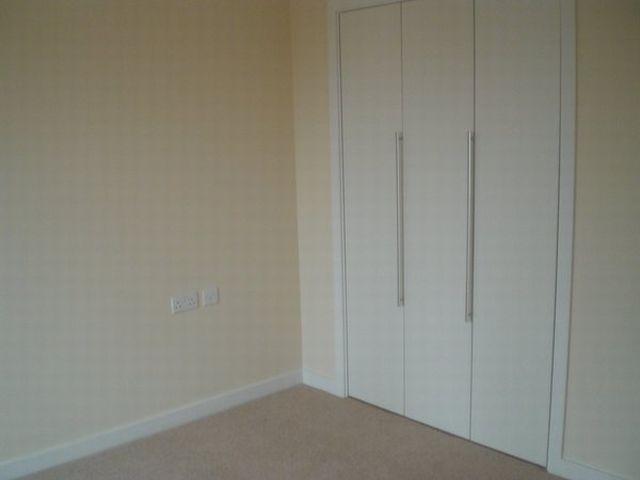  Image of 2 bedroom Flat to rent in Newhaven Place Edinburgh EH6 at Leith Edinburgh Edinburgh, EH6 4TG