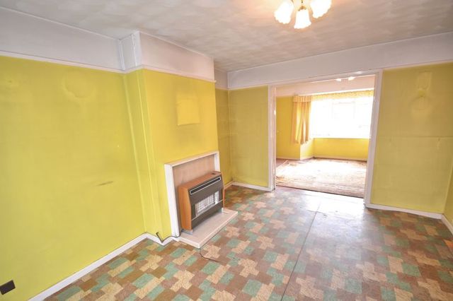  Image of 3 bedroom Semi-Detached house for sale in Newlands Avenue Didcot OX11 at Newlands Avenue  Didcot, OX11 8PY