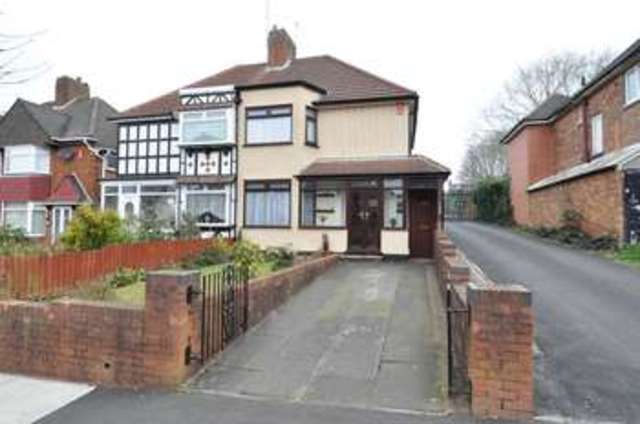  Image of 3 bedroom Semi-Detached house for sale in Newlands Road Stirchley Birmingham B30 at Newlands Road  Birmingham, B30 2RL