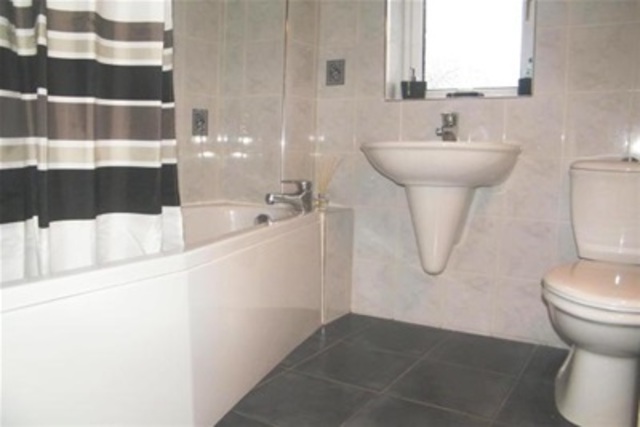  Image of 2 bedroom Semi-Detached house to rent in Newton Road Lenzie Kirkintilloch Glasgow G66 at Lenzie East Dunbartonshire East Dunbartonshire, G66 5LS
