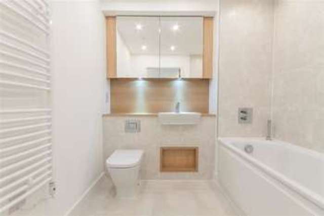  Image of 2 bedroom Flat to rent in Jefferson Plaza London E3 at Marner Point  Bow, E3 3QE