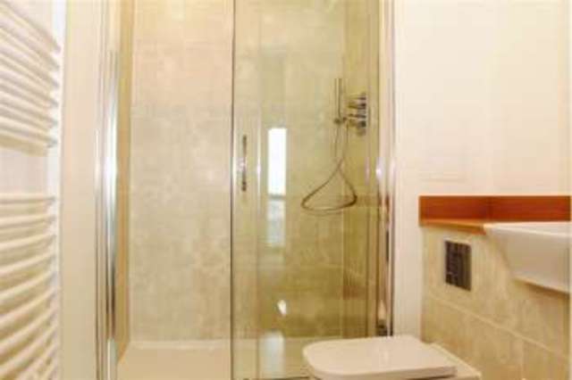  Image of 2 bedroom Flat to rent in Jefferson Plaza London E3 at Marner Point  Bow, E3 3QE