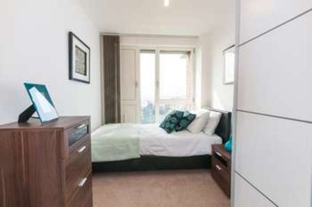  Image of 3 bedroom Flat to rent in Jefferson Plaza London E3 at Marner Point  Bow, E3 3QB