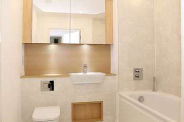  Image of 3 bedroom Flat to rent in Jefferson Plaza London E3 at Marner Point  Bow, E3 3QB