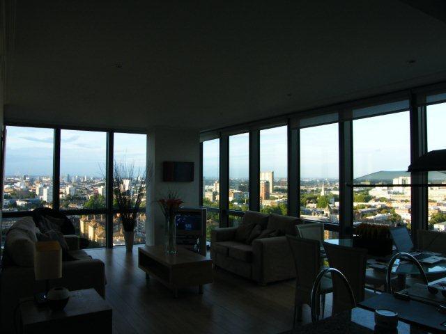  Image of 2 bedroom Flat to rent in Hertsmere Road London E14 at Docklands  London, E14 4ED