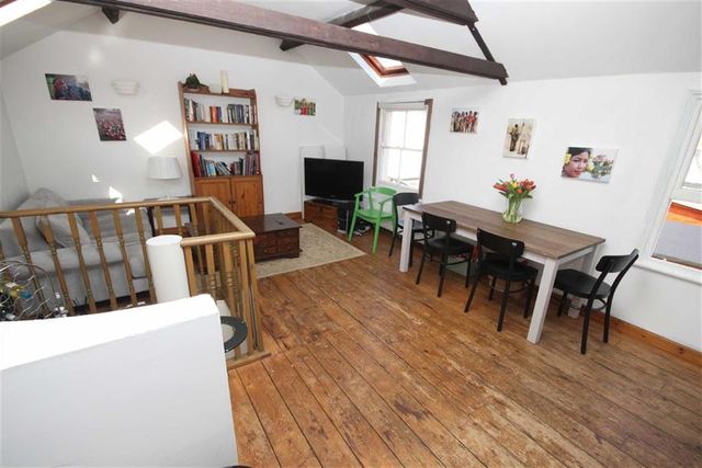  Image of 1 bedroom Property for sale in Trumpington Road Trumpington Cambridge CB2 at North Cottages Trumpington Cambridge, CB2 8EZ