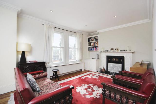  Image of 2 bedroom Flat to rent in North Side Wandsworth Common London SW18 at North Side Wandsworth Common  London, SW18 2SL