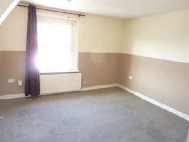  Image of 2 bedroom Flat for sale in North Street Leighton Buzzard LU7 at Leighton Buzzard, LU7 1ET