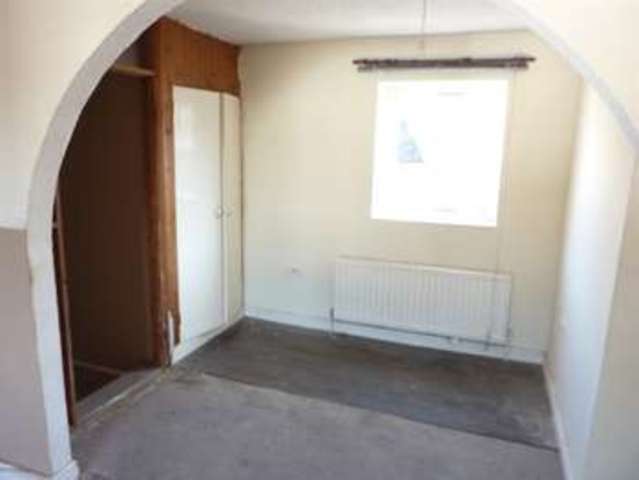  Image of 2 bedroom Flat for sale in North Street Leighton Buzzard LU7 at Leighton Buzzard, LU7 1ET