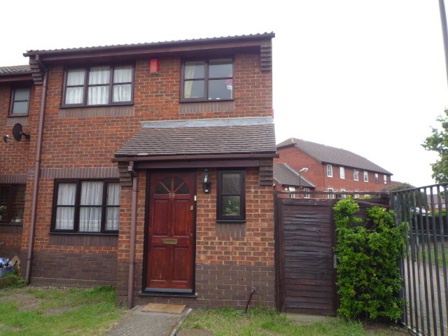  Image of 3 bedroom End of Terrace to rent in Oakmead Place Mitcham CR4 at Mitcham  London, CR4 3RU