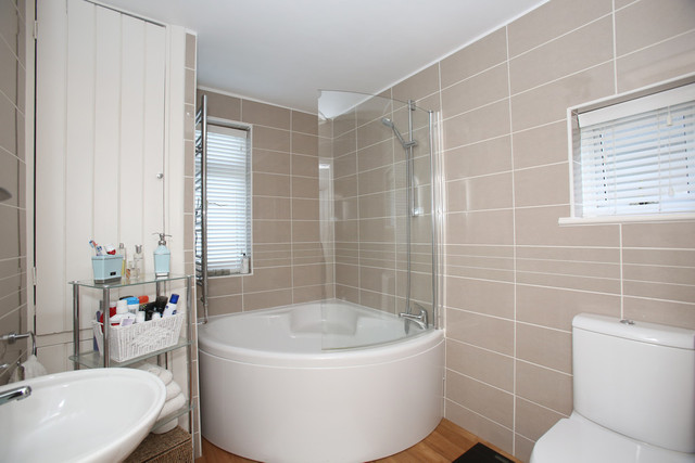  Image of 3 bedroom Semi-Detached house for sale in Oaks Road Kenley CR8 at Oaks Road  Kenley, CR8 5NZ