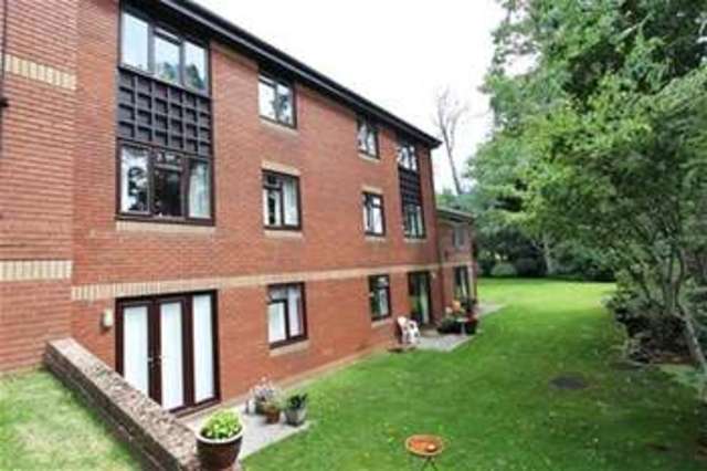  Image of 1 bedroom Property for sale in Oldway Road Paignton TQ3 at Paignton, TQ3 2TX