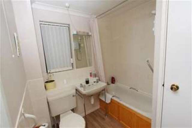  Image of 1 bedroom Property for sale in Oldway Road Paignton TQ3 at Paignton, TQ3 2TX