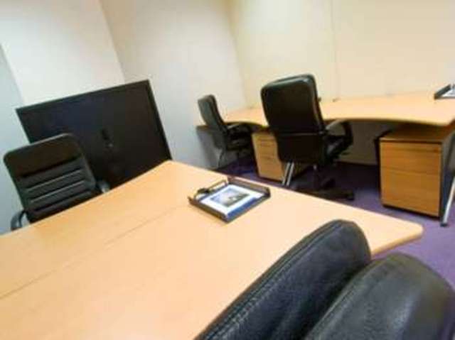  Image of Detached house to rent in Canada Square London E14 at Canary Wharf E14 London, E14 5DY