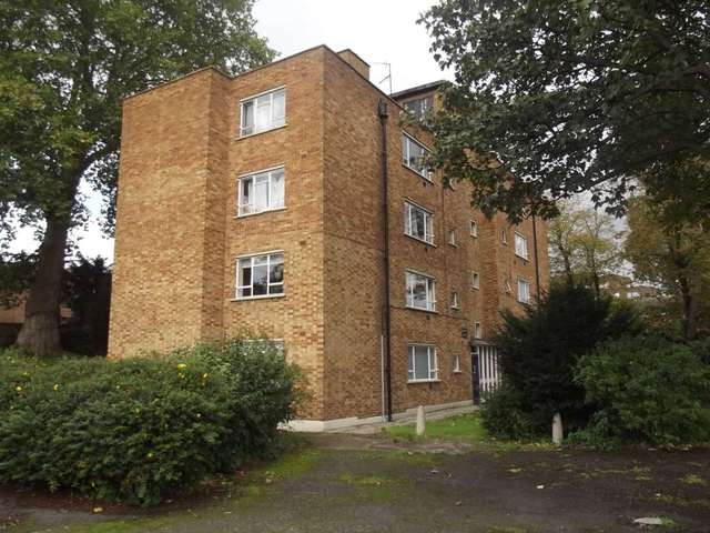  Image of 3 bedroom Apartment to rent in Ordnance Road London SE18 at Ordnance Road Woolwich London, SE18 3SP