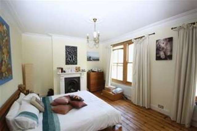  Image of 4 bedroom Terraced house to rent in Osborne Road Buckhurst Hill IG9 at Osborne Road  Buckhurst Hill, IG9 5RR