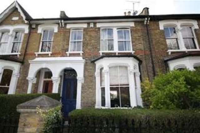  Image of 4 bedroom Terraced house to rent in Osborne Road Buckhurst Hill IG9 at Osborne Road  Buckhurst Hill, IG9 5RR