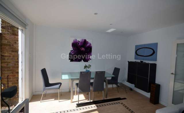  Image of 2 bedroom Apartment to rent in Palace Road London SW2 at Palace Road Tulse Hill London, SW2 3NP