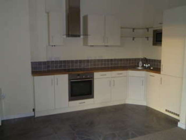  Image of 1 bedroom Flat to rent in Beckhampton Street Swindon SN1 at Swindon Swindon, SN1 2SE