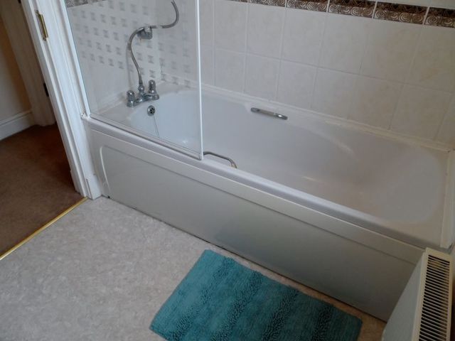  Image of 2 bedroom Flat to rent in Parc Pencrug Llandeilo SA19 at Parc Pencrug  Llandeilo, SA19 6RZ