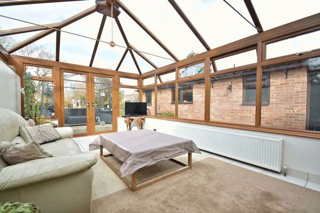  Image of 3 bedroom Detached house for sale in Park Road Didcot OX11 at Park Road  Didcot, OX11 8QR