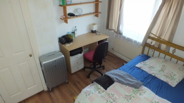 Image of 3 bedroom Semi-Detached house to rent in Park View Avenue Burley Leeds LS4 at Park View Avenue  Leeds, LS4 2LH
