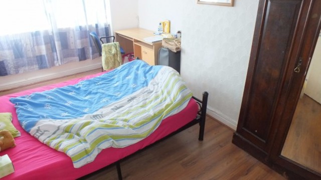  Image of 3 bedroom Semi-Detached house to rent in Park View Avenue Burley Leeds LS4 at Park View Avenue  Leeds, LS4 2LH