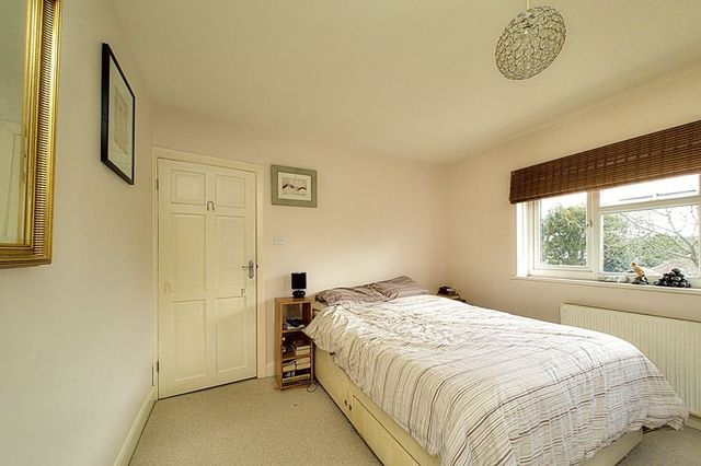  Image of 3 bedroom Detached house for sale in Parklands Avenue Bognor Regis PO21 at Parklands Avenue  Bognor Regis, PO21 2BA